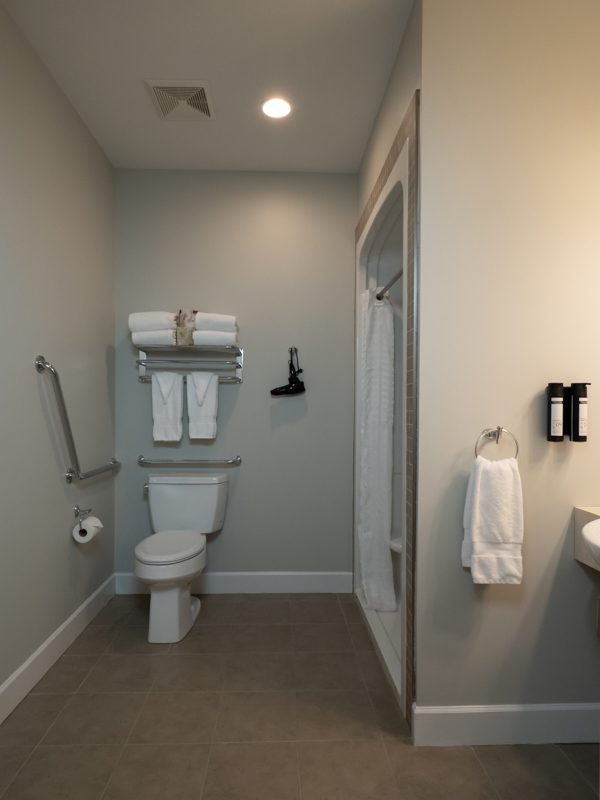 Studio King Barrier-Free Bathroom